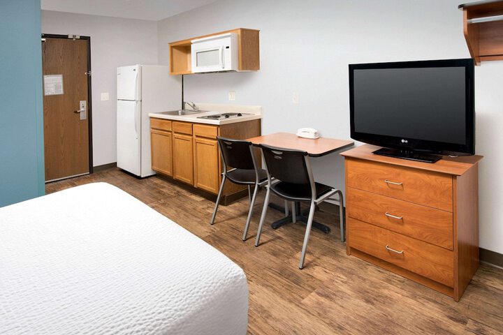 Room 25 of 28