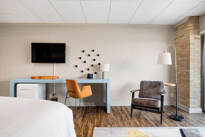 Room 65 of 250