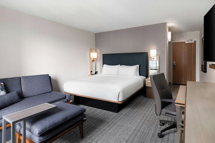 Courtyard by Marriott Charlotte City Center