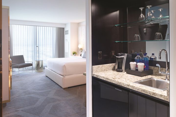 Room 21 of 53