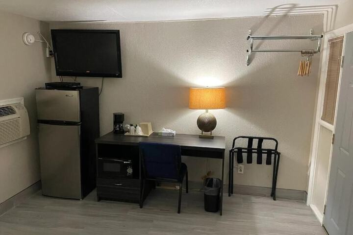 Room 18 of 22