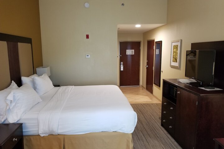 Holiday Inn Express & Suites Gulf Shores by IHG