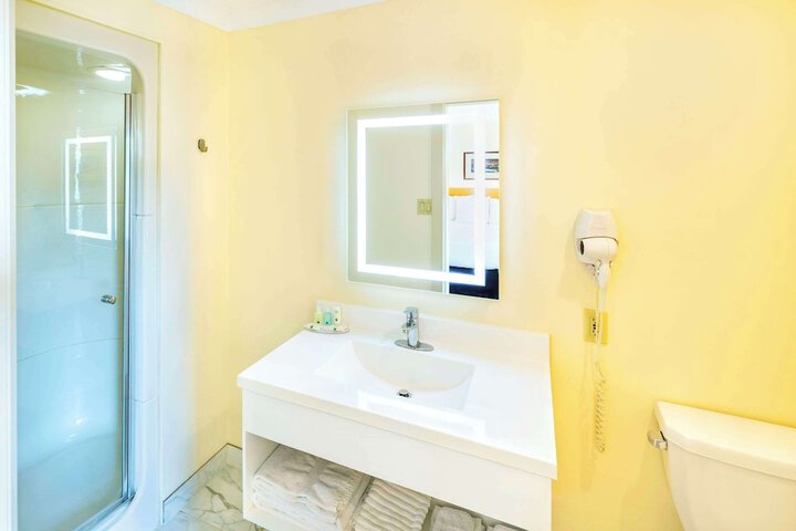 Quality Inn & Suites Garden of the Gulf