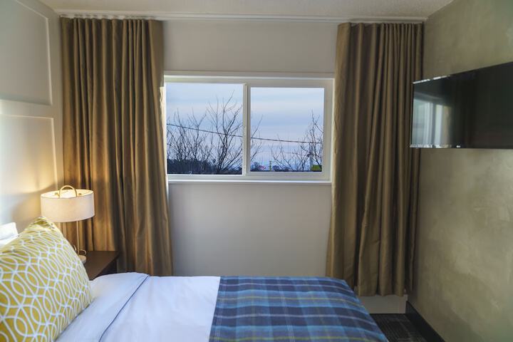 Room 14 of 42