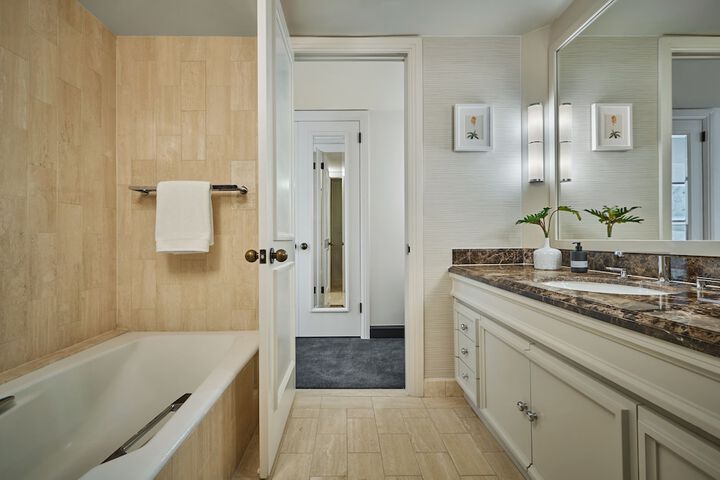 Room 47 of 105