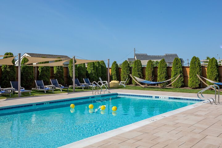 Pool 33 of 112