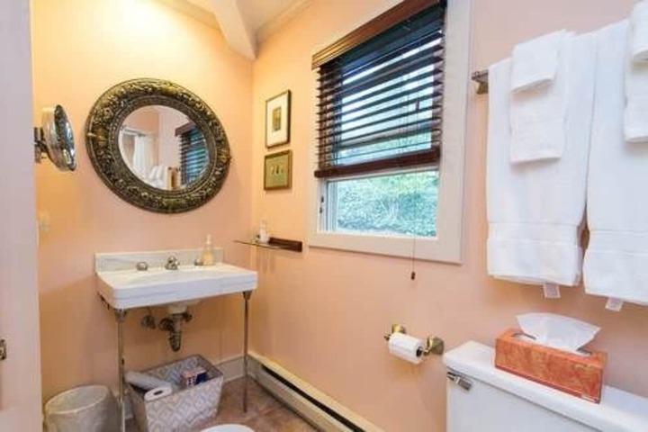 Hidden Garden Cottages & Suites