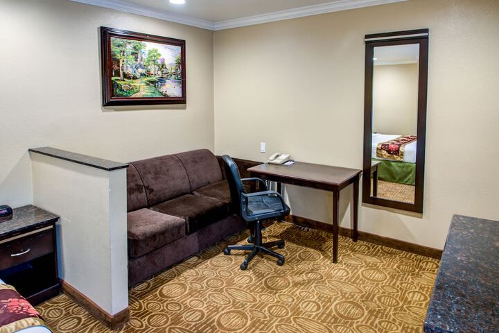 Room 15 of 40