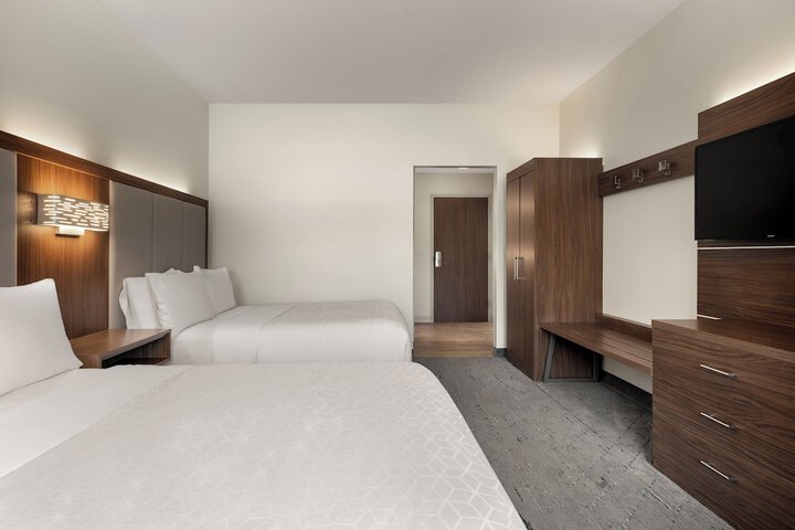 Holiday Inn Express Queensbury - Lake George Area by IHG