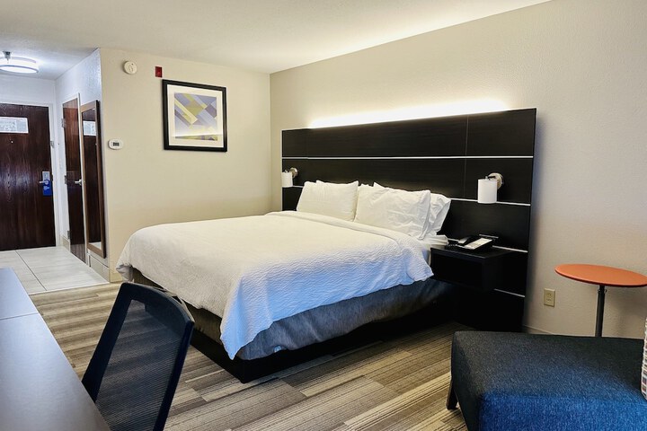 Room 61 of 90