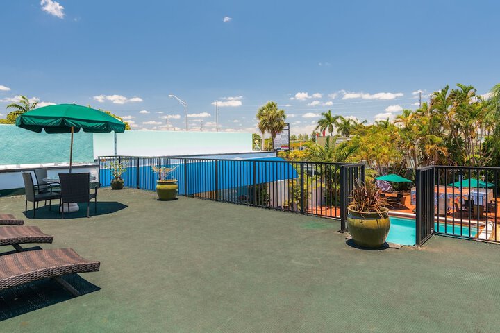 Sundeck 45 of 48