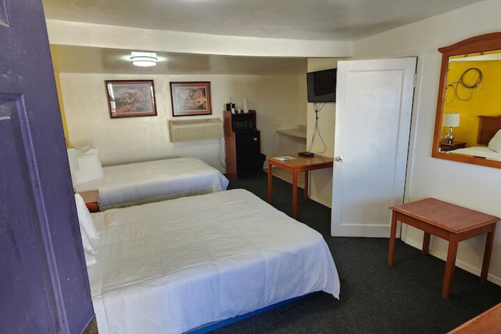 Room 83 of 98