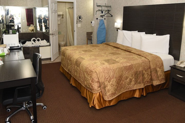 Room 7 of 35