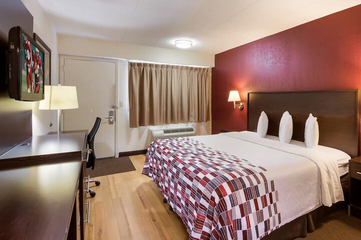 Room 4 of 24