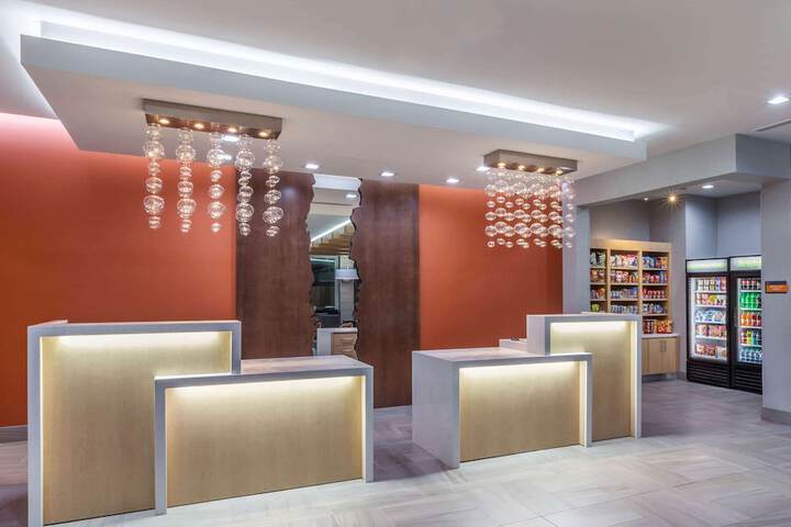 La Quinta Inn & Suites by Wyndham Houston East at Sheldon Rd
