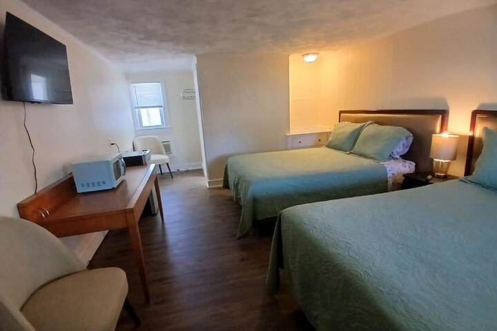 Jonathan Edwards Motel