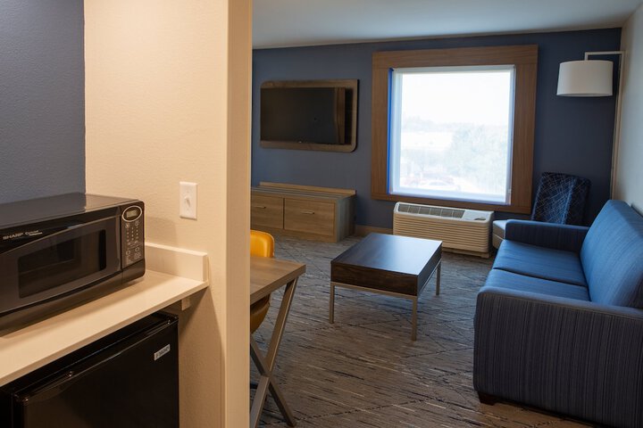 Room 35 of 93