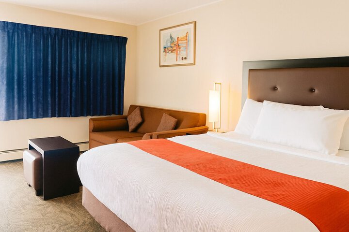 Lamplighter Inn