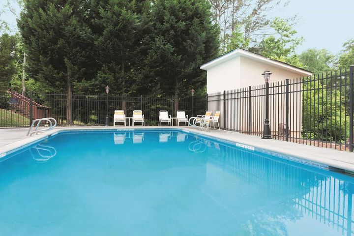 Pool 8 of 41