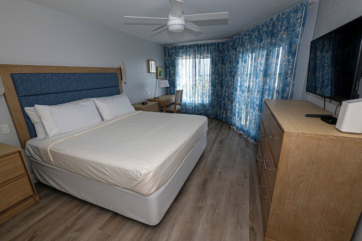 Shell Island Beach Club