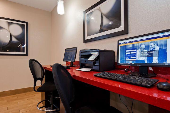 Business Center 13 of 13