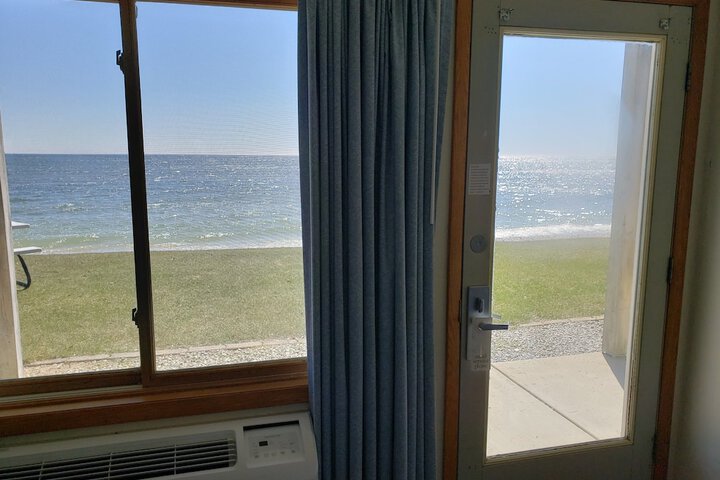 Algoma Beach Motel