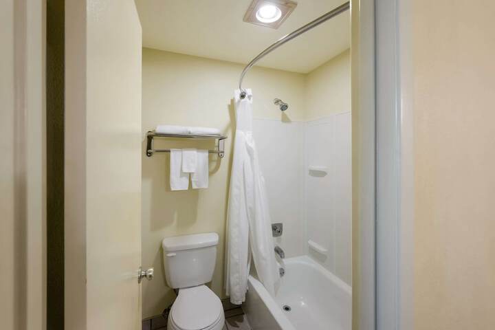 Room 30 of 37