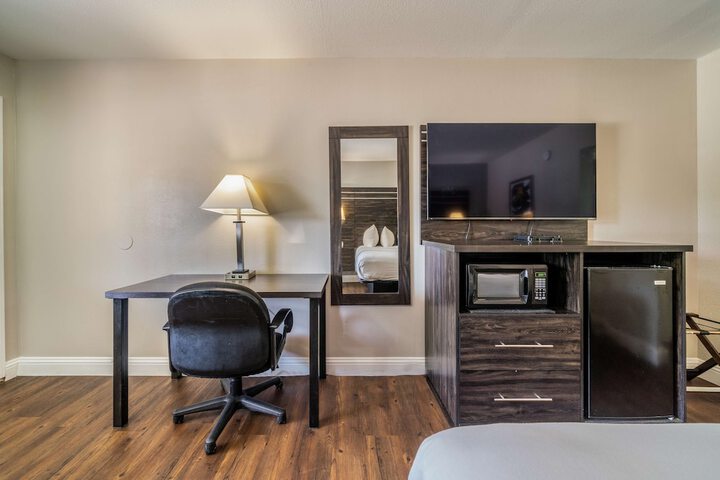 Room 15 of 26