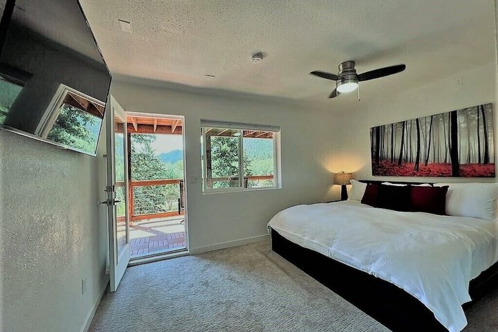 Room 52 of 89
