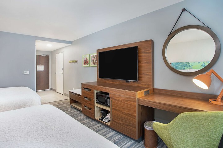Room 12 of 25