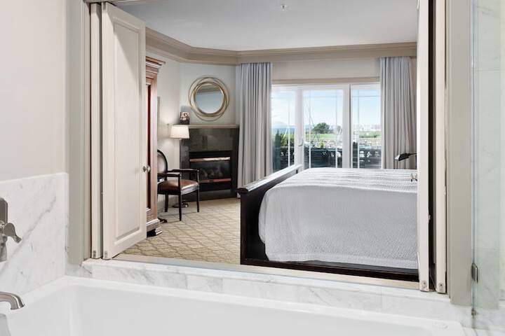 Hotel Bellwether