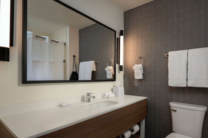 Room 12 of 20