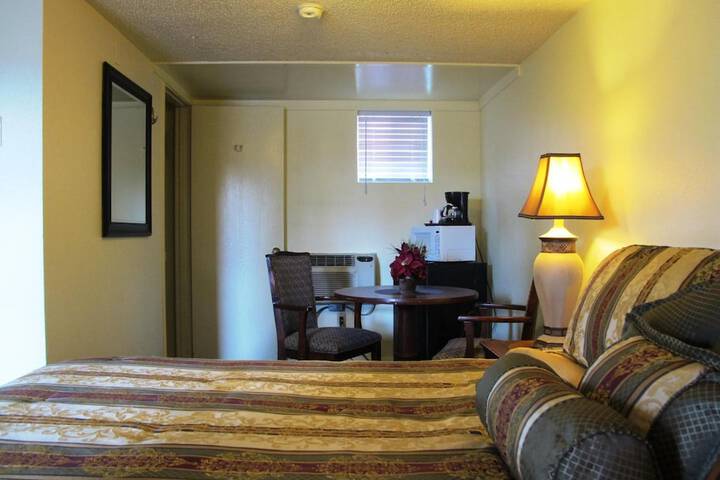 Room 32 of 39