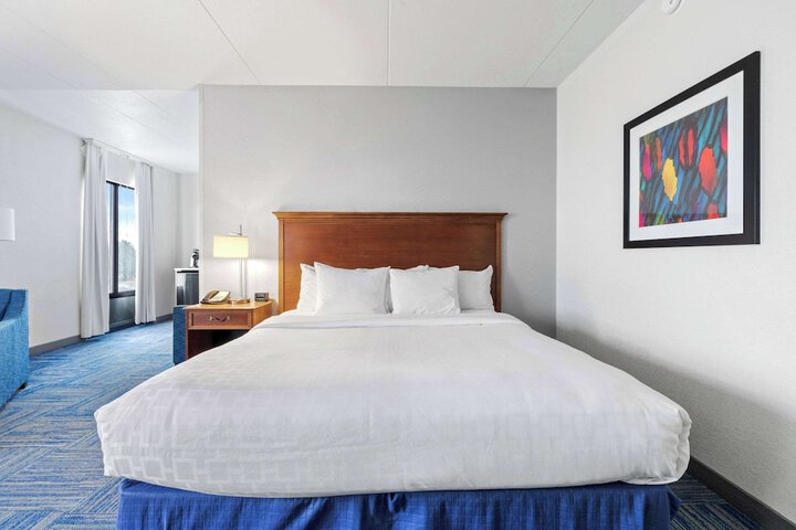 Room 25 of 62