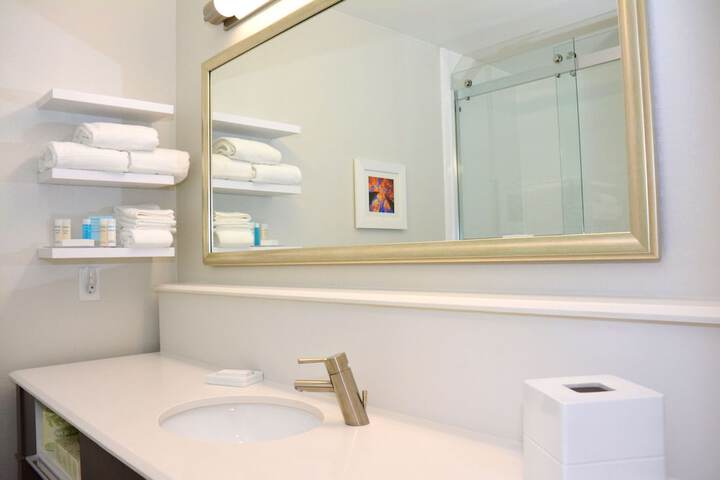 Room 15 of 26