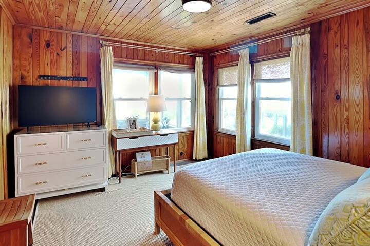 Sea Strapped by Topsail Realty