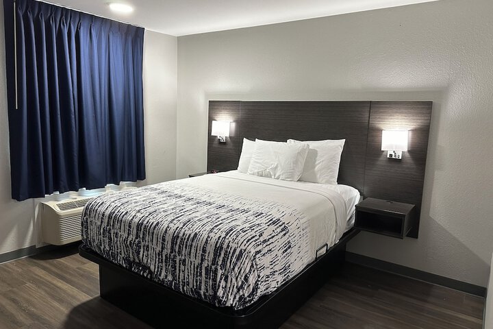 Room 11 of 23