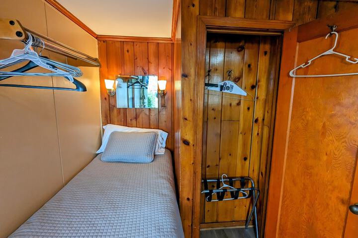Room 82 of 140