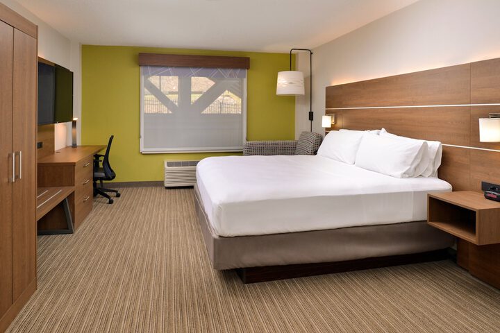 Room 30 of 59