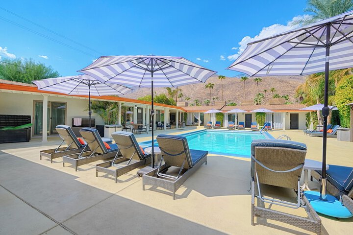 Little Paradise Hotel