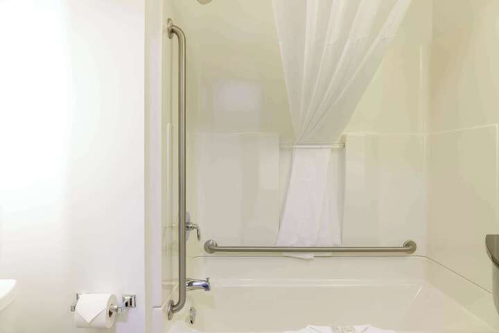 Room 5 of 25