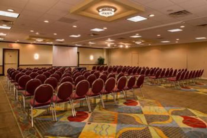 Ramada Plaza Rochester Airport