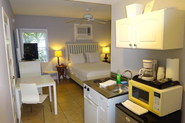 Room 93 of 141