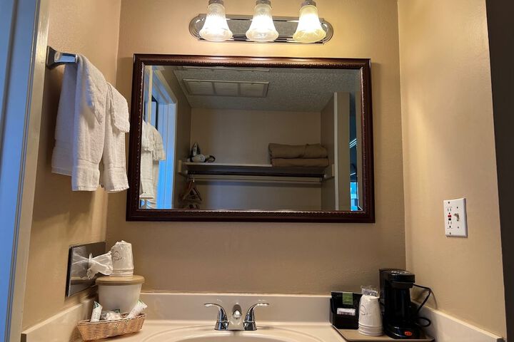 Room 32 of 51