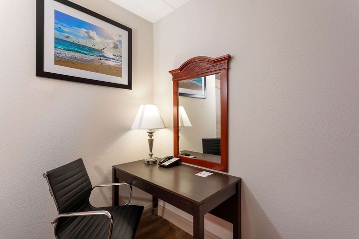 Room 30 of 34