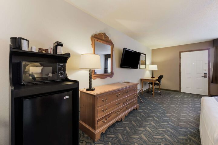 Room 13 of 37