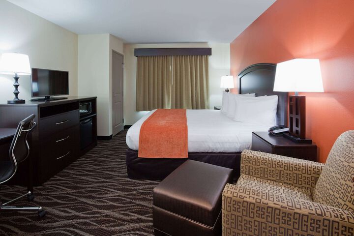 Room 14 of 36