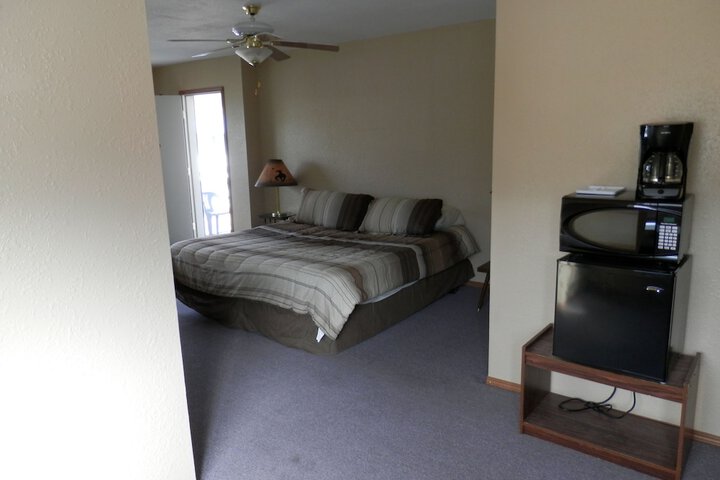 Trail Motel