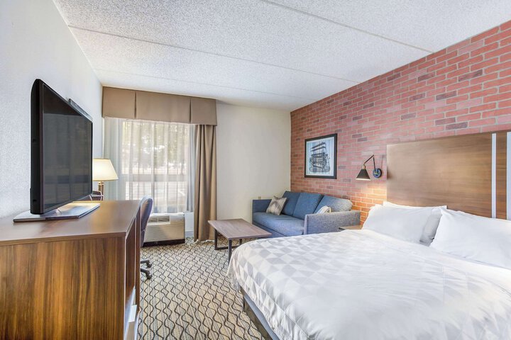 Burrstone Inn an Ascend Collection Hotel