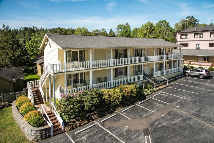 Hotel 6 of 102